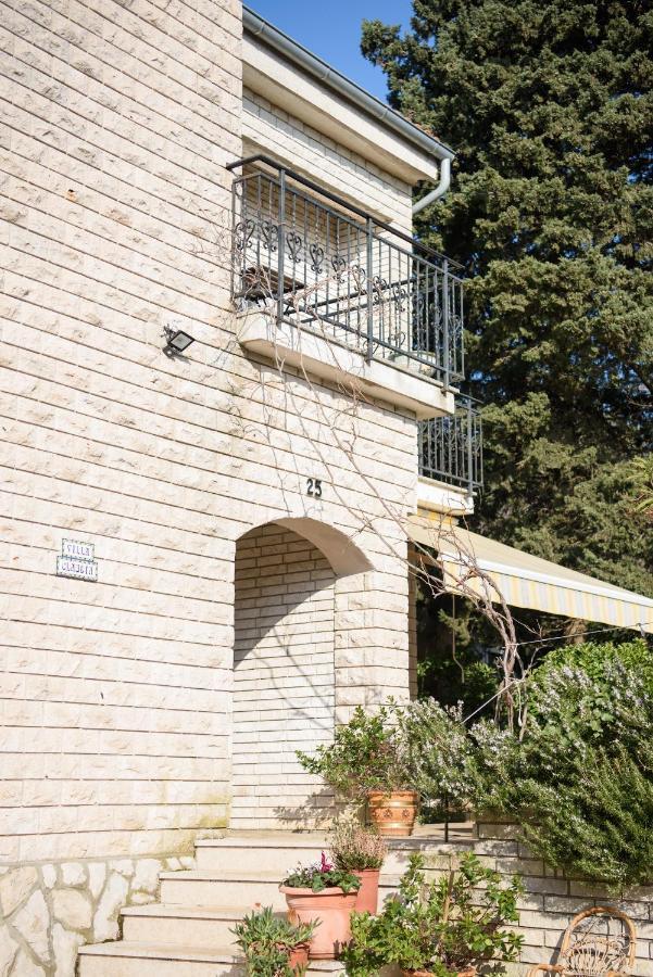 Villa Claudia Beach Apartment Premantura Ngoại thất bức ảnh